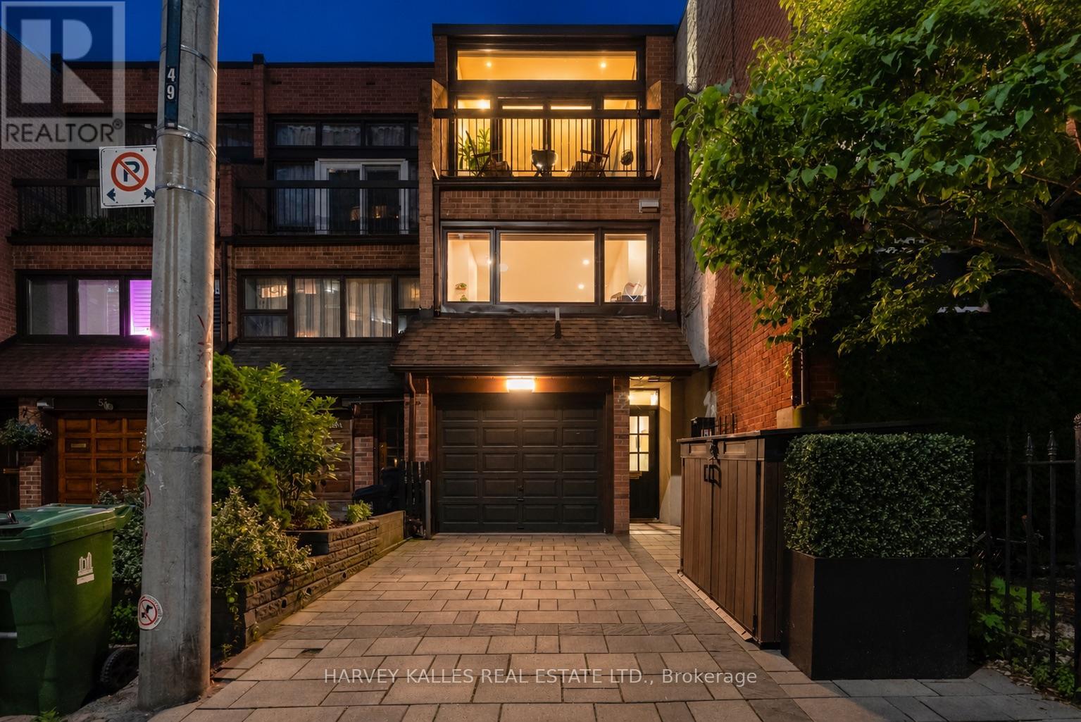 49 GRANBY STREET, Toronto, Ontario