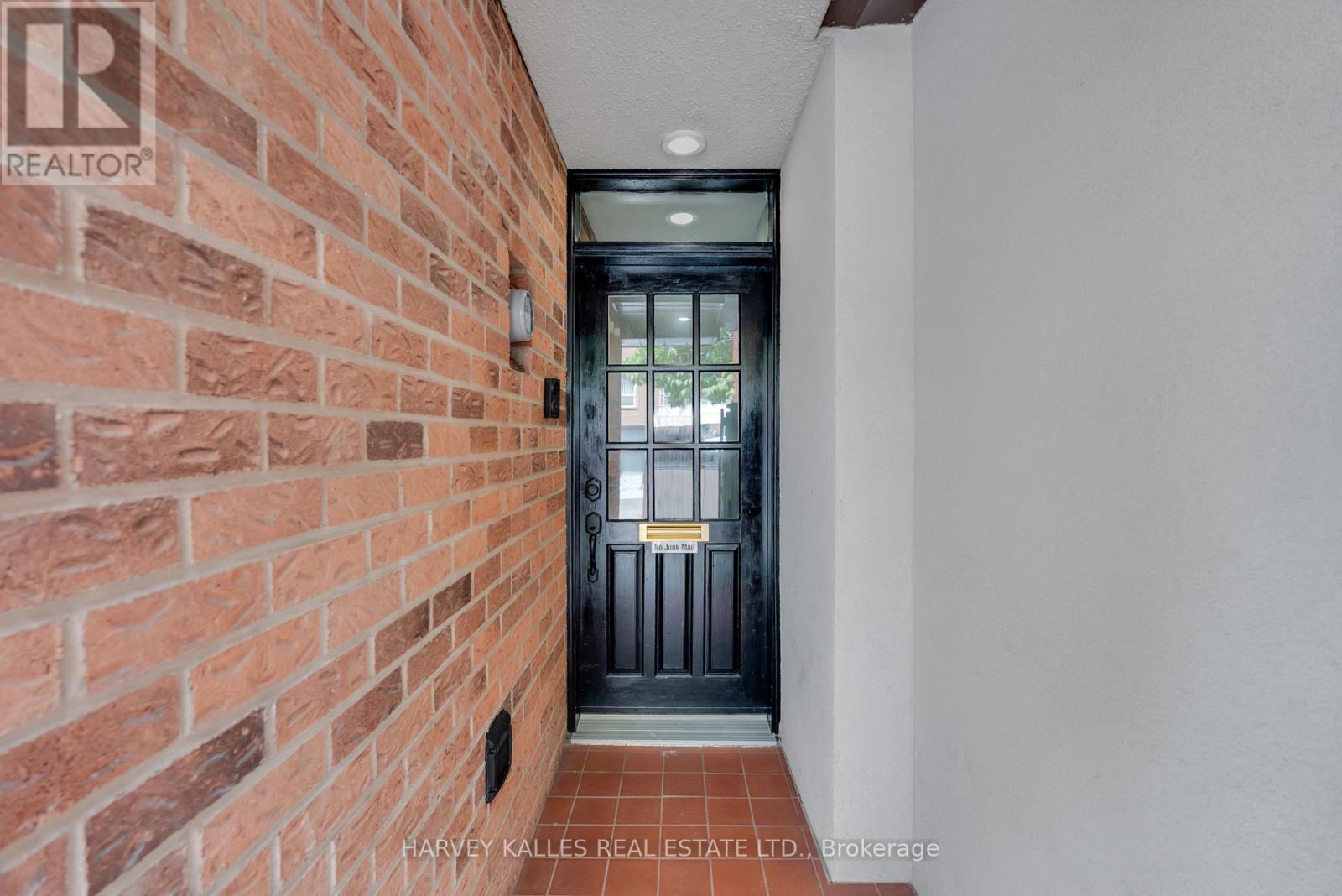 49 Granby Street, Toronto, Ontario  M5B 1H8 - Photo 3 - C13813114