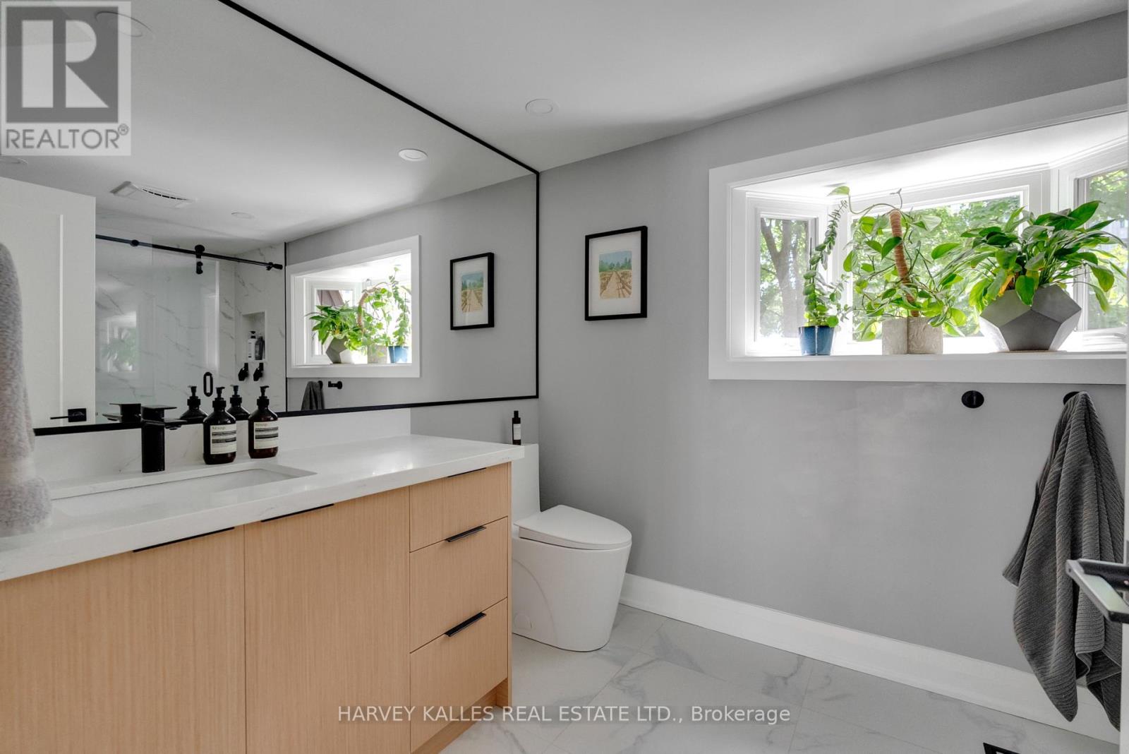 49 Granby Street, Toronto, Ontario  M5B 1H8 - Photo 45 - C13813114