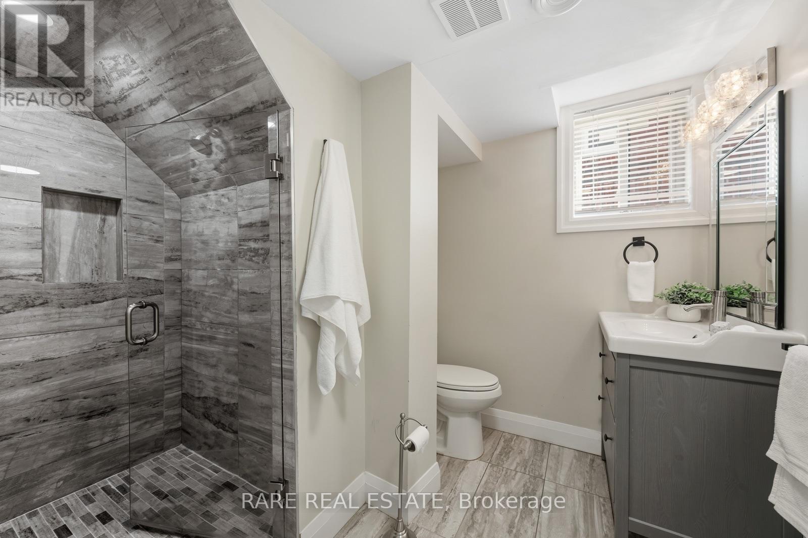 35 Kennard Avenue, Toronto, Ontario M3H 4M2 - Photo 18 - C13813122