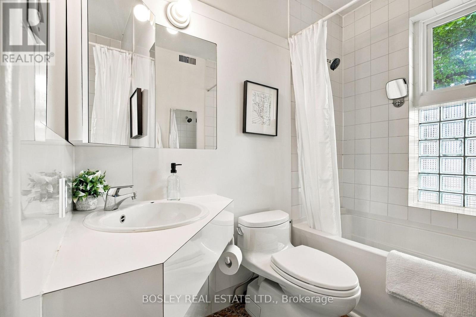 33a Henry Street, Toronto, Ontario  M5T 1W9 - Photo 29 - C13813136
