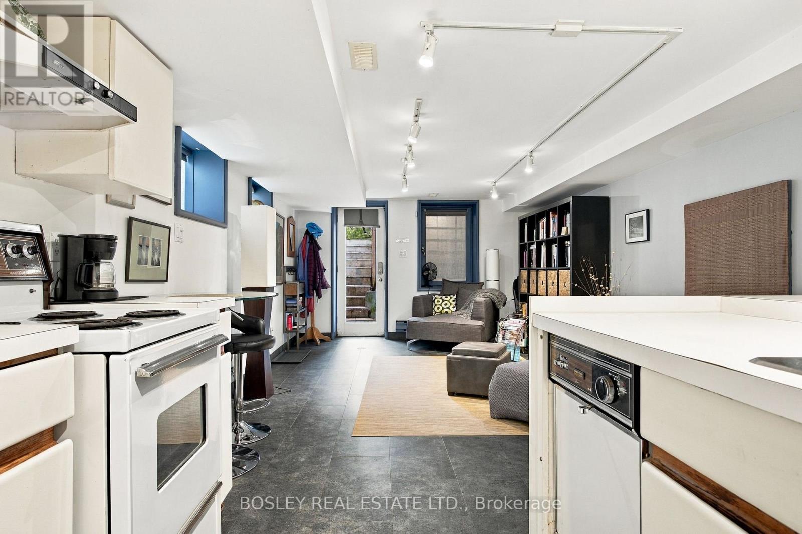 33a Henry Street, Toronto, Ontario  M5T 1W9 - Photo 38 - C13813136