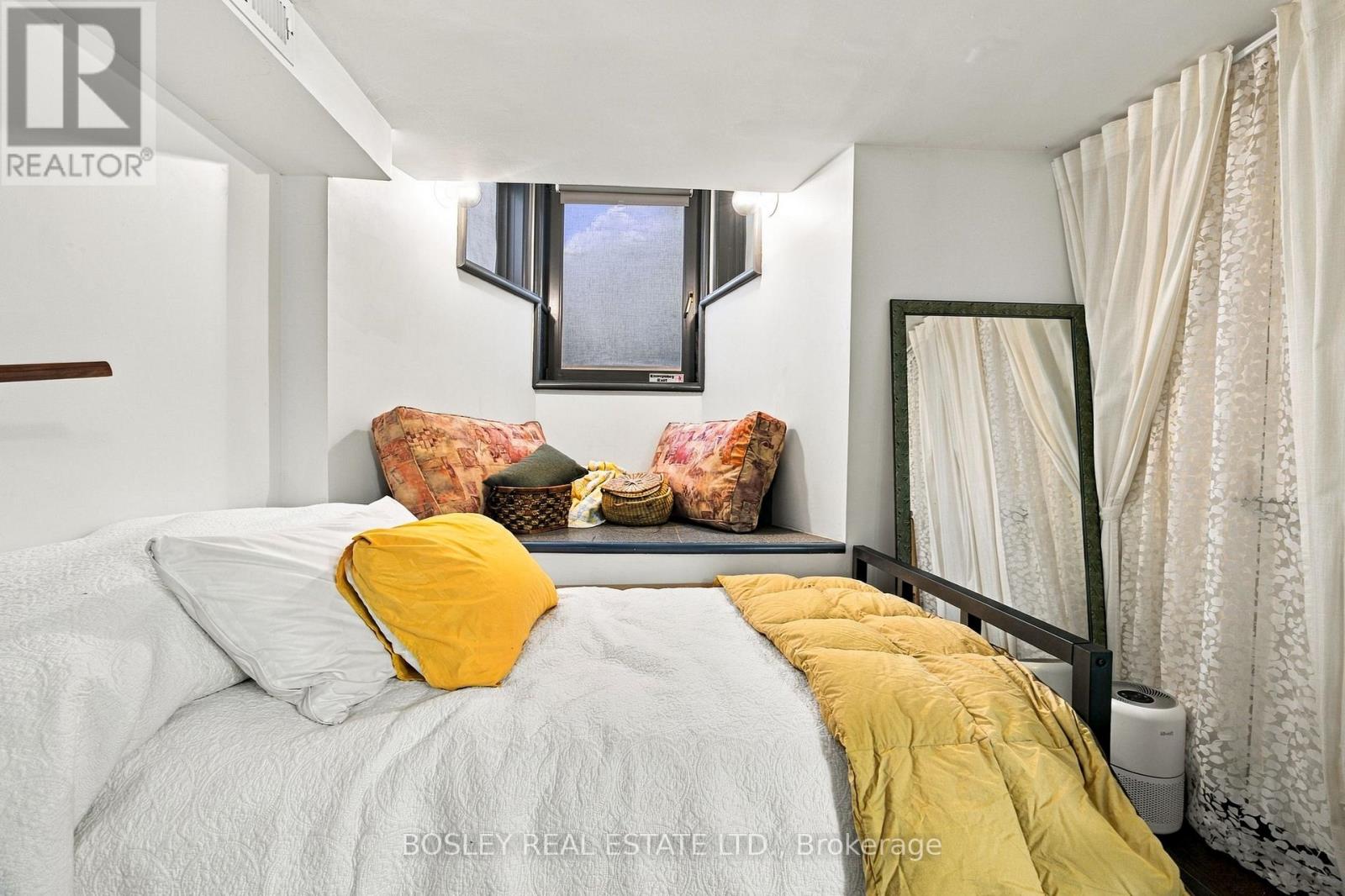 33a Henry Street, Toronto, Ontario  M5T 1W9 - Photo 39 - C13813136