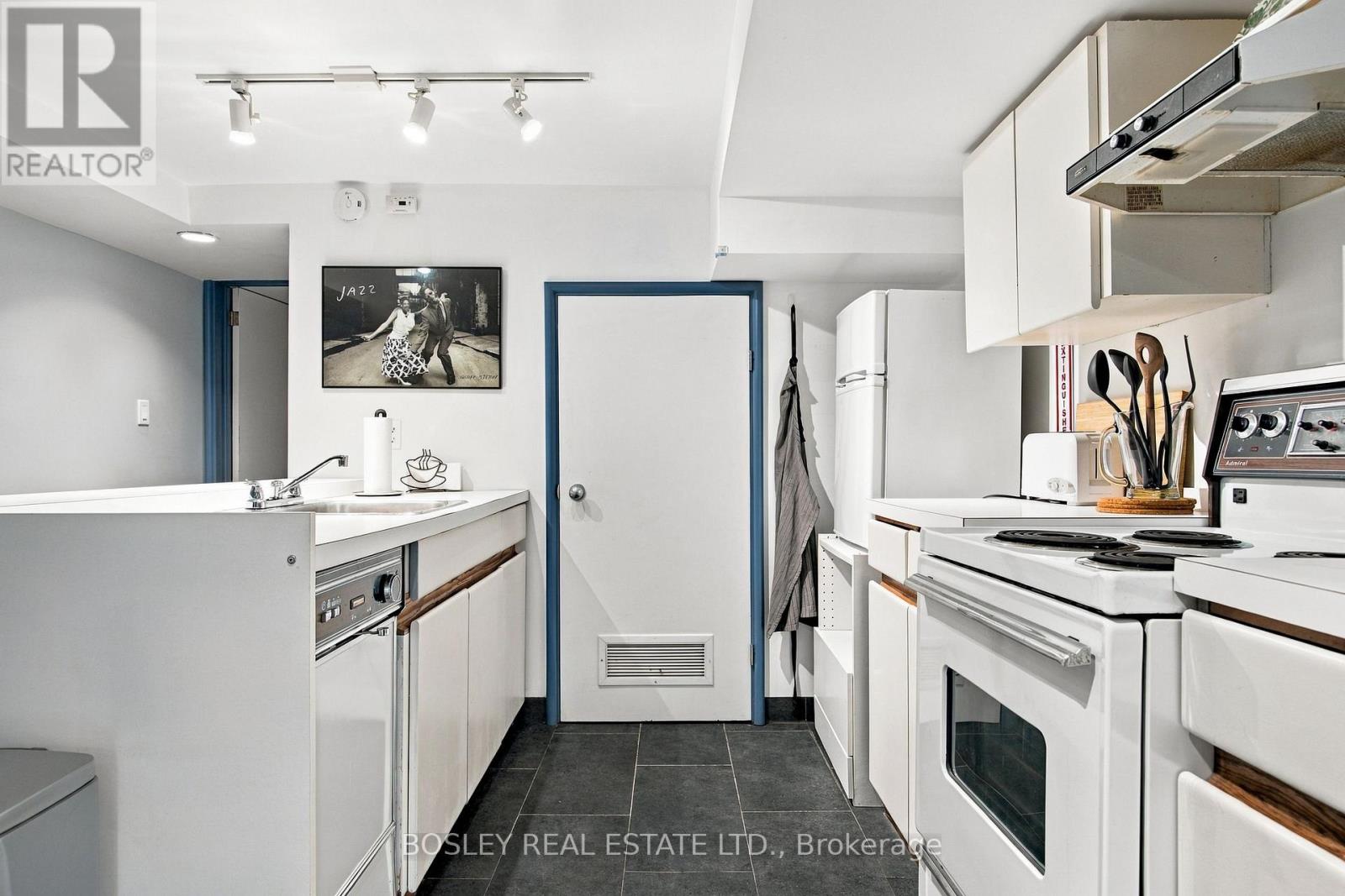 33a Henry Street, Toronto, Ontario  M5T 1W9 - Photo 42 - C13813136