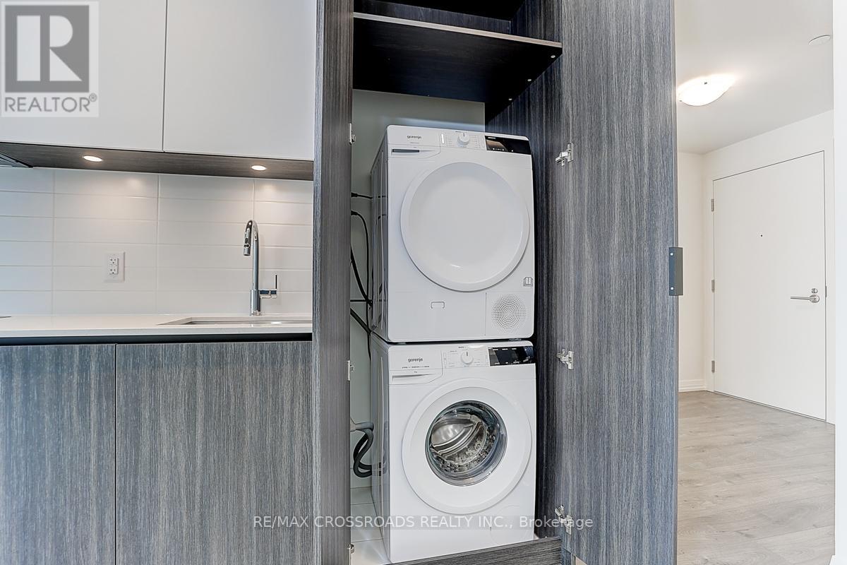 1911 - 8 Widmer Street, Toronto, Ontario  M5V 0W6 - Photo 33 - C13813200