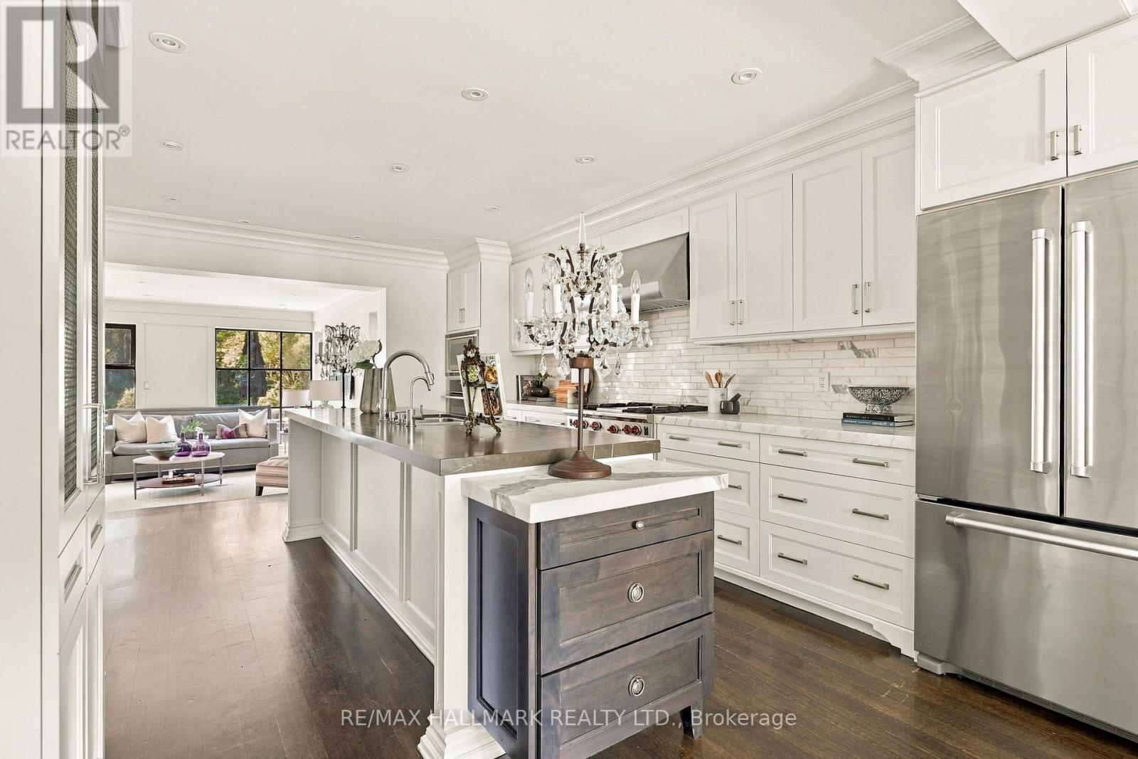 150 Glen Cedar Road, Toronto, Ontario  M6C 3G5 - Photo 12 - C13813214