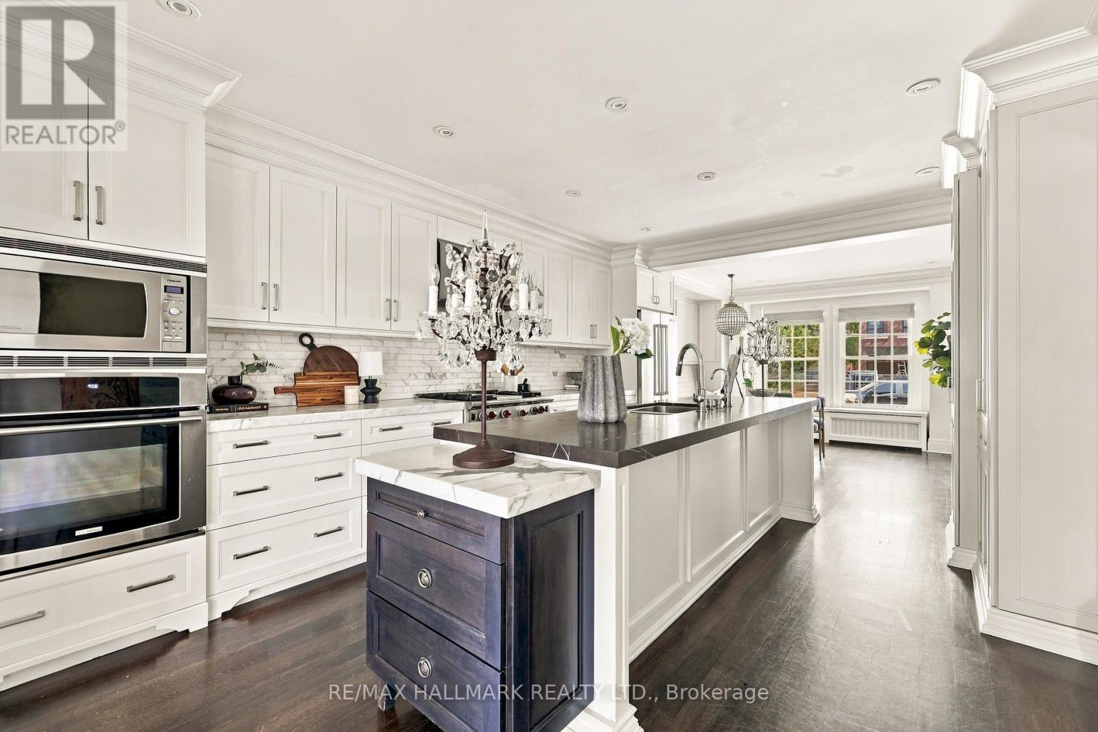 150 Glen Cedar Road, Toronto, Ontario  M6C 3G5 - Photo 15 - C13813214