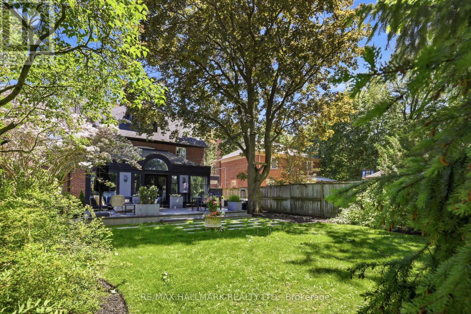 150 Glen Cedar Road, Toronto, Ontario  M6C 3G5 - Photo 37 - C13813214