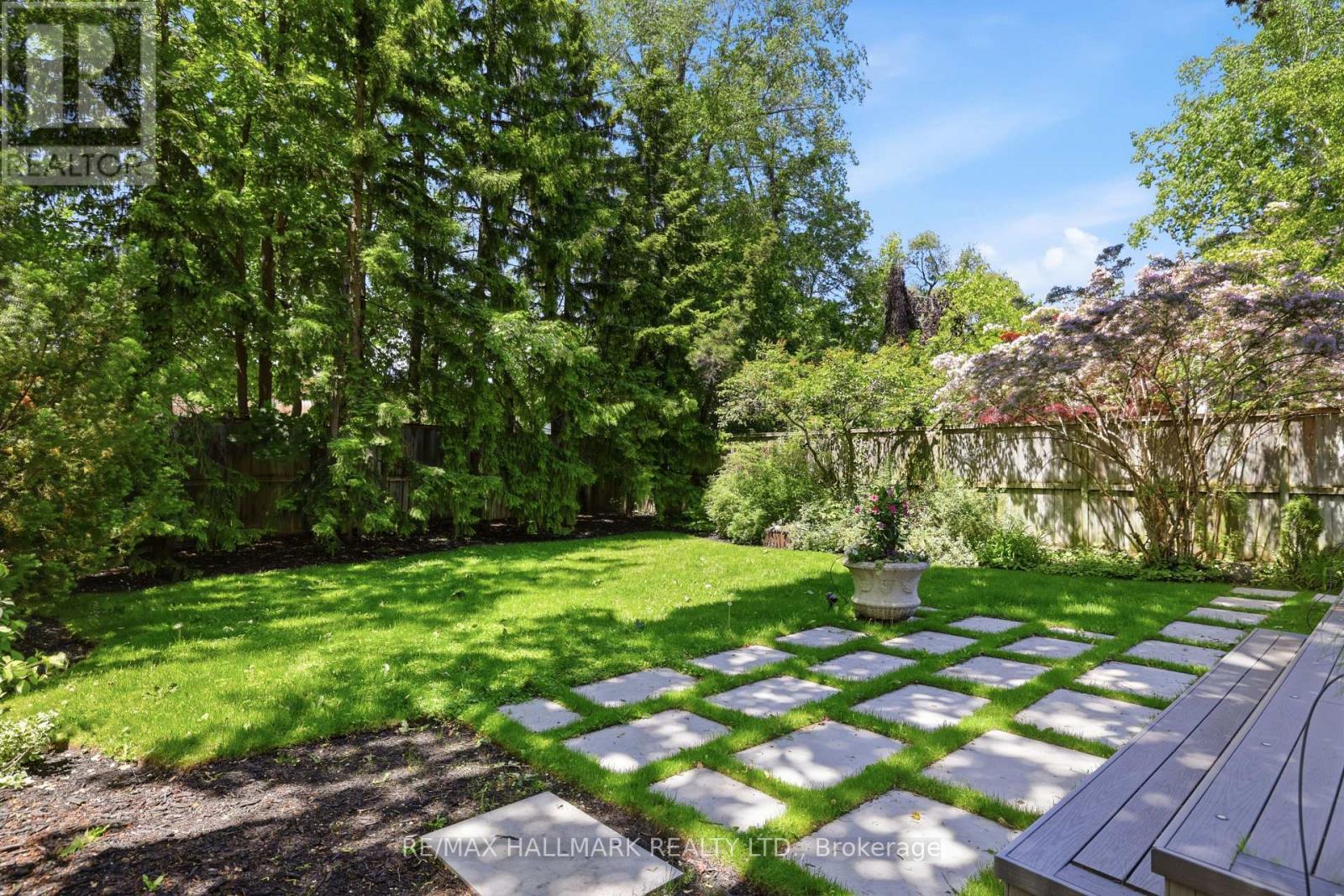 150 Glen Cedar Road, Toronto, Ontario  M6C 3G5 - Photo 42 - C13813214