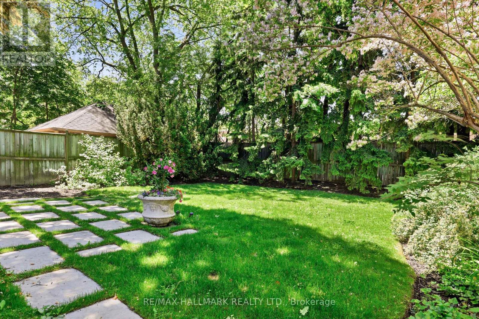 150 Glen Cedar Road, Toronto, Ontario  M6C 3G5 - Photo 43 - C13813214