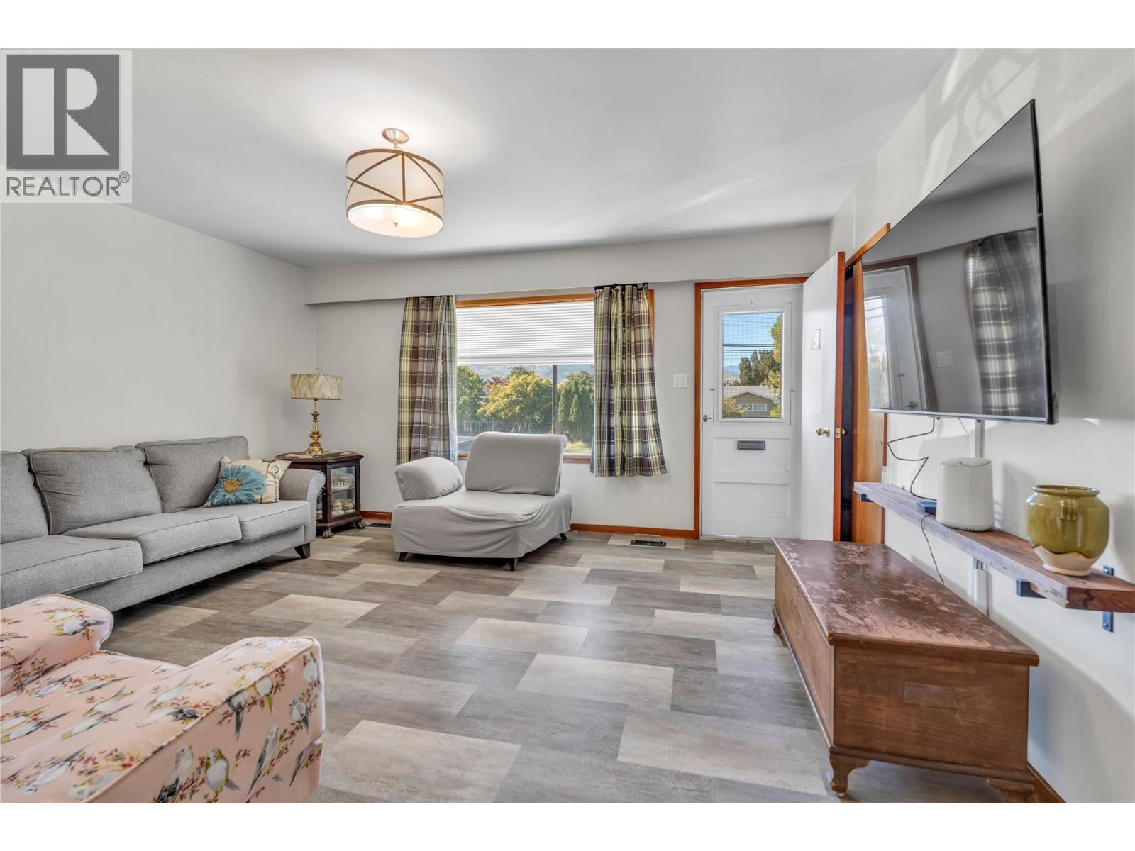 1826 Fairford Drive, Penticton, British Columbia  V2A 6C8 - Photo 13 - 10401434
