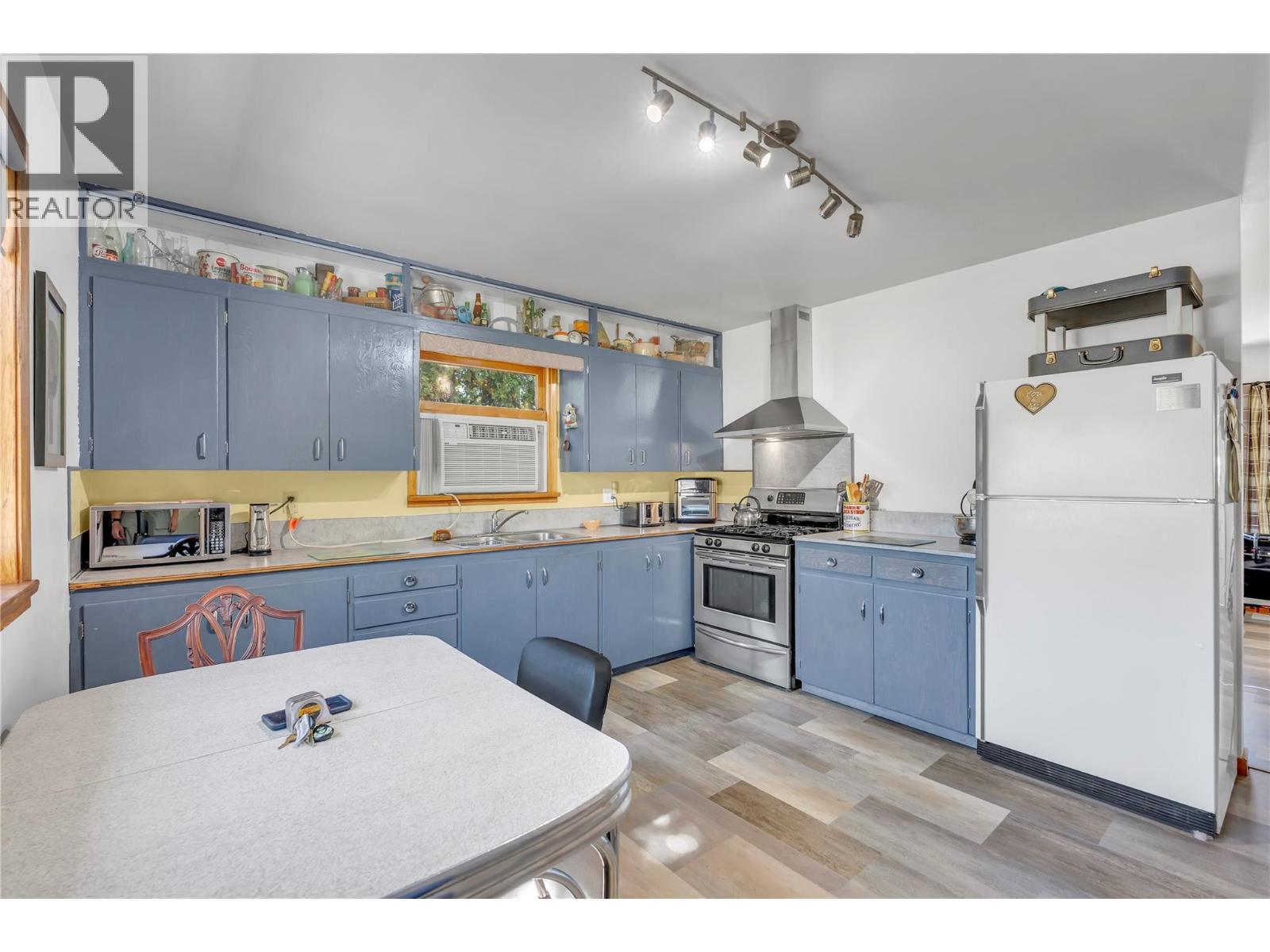 1826 Fairford Drive, Penticton, British Columbia  V2A 6C8 - Photo 7 - 10401434