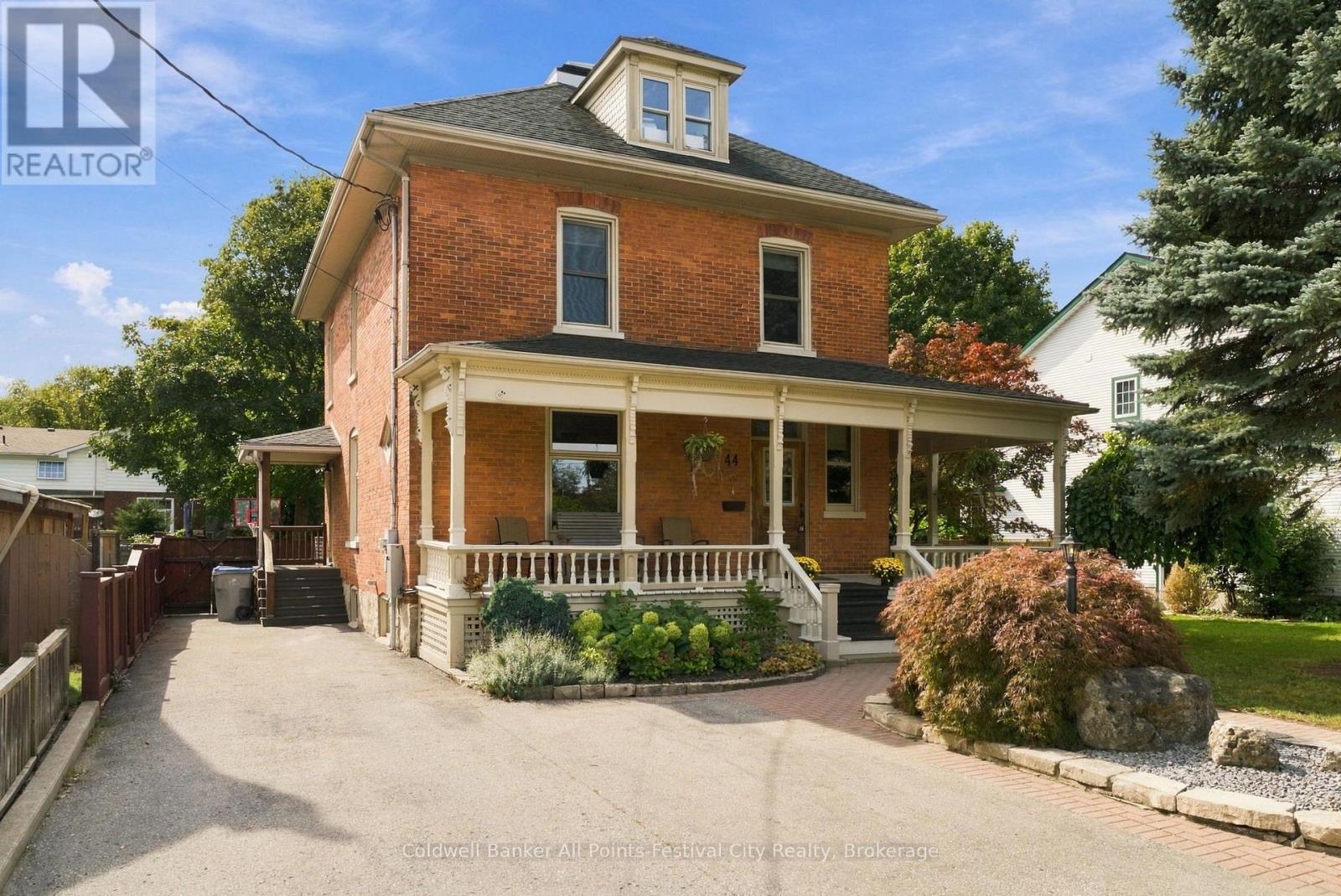 44 Trafalgar Street, Goderich (Goderich (Town)), Ontario  N7A 1T4 - Photo 2 - X13812970