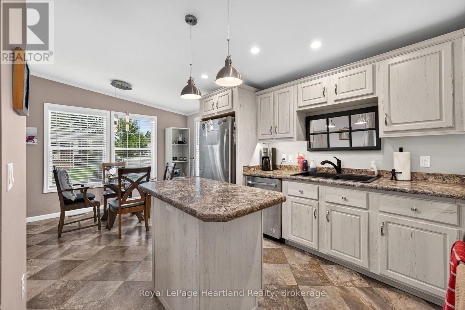 24 Kellestine Drive, Strathroy-Caradoc, Ontario  N7G 0C5 - Photo 12 - X13813288