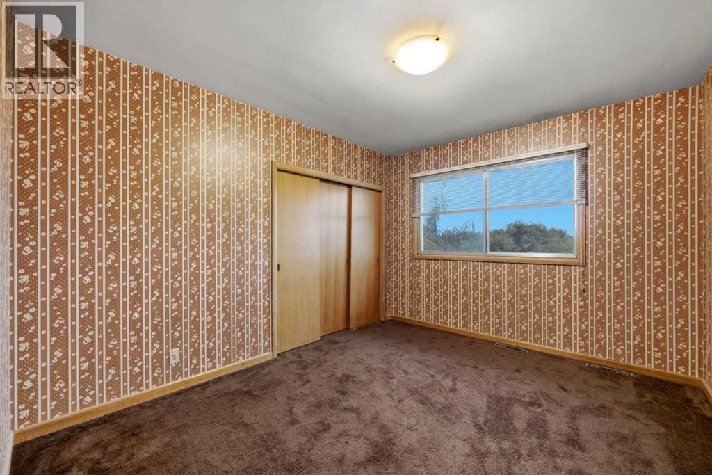 4015 14A Street SW photo 25