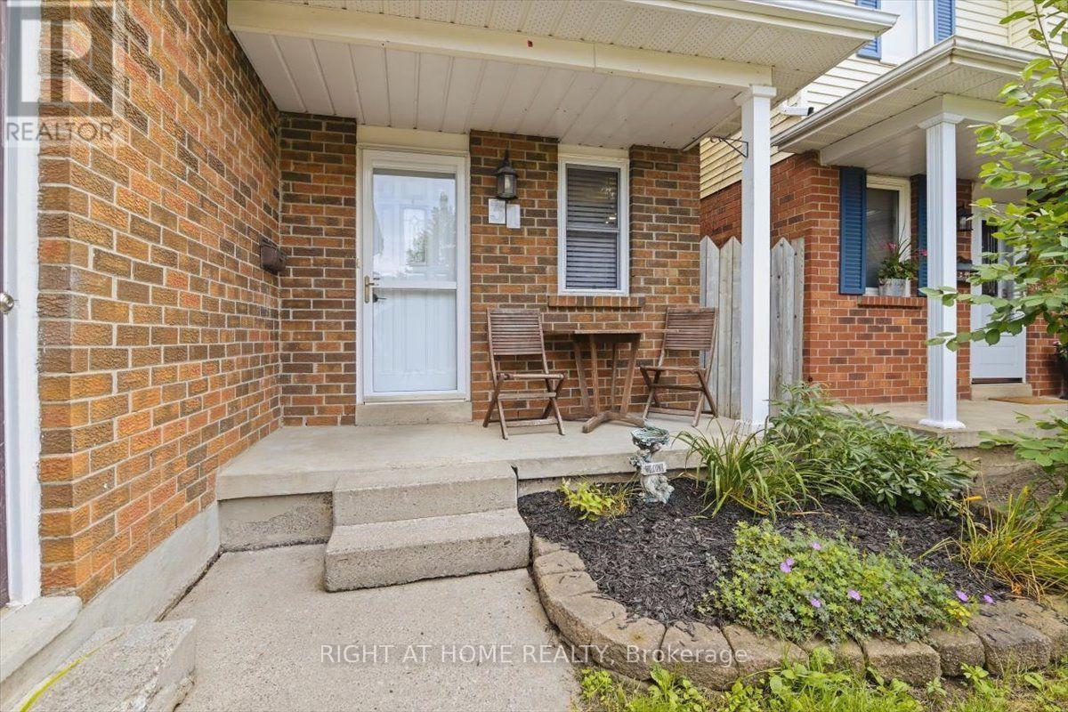 31 Prout Drive, Clarington, Ontario  L1C 4A3 - Photo 2 - E13813012