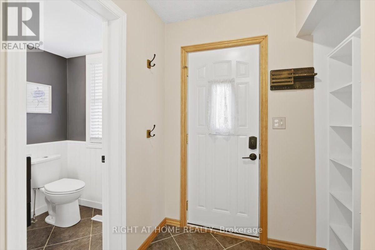 31 Prout Drive, Clarington, Ontario  L1C 4A3 - Photo 3 - E13813012