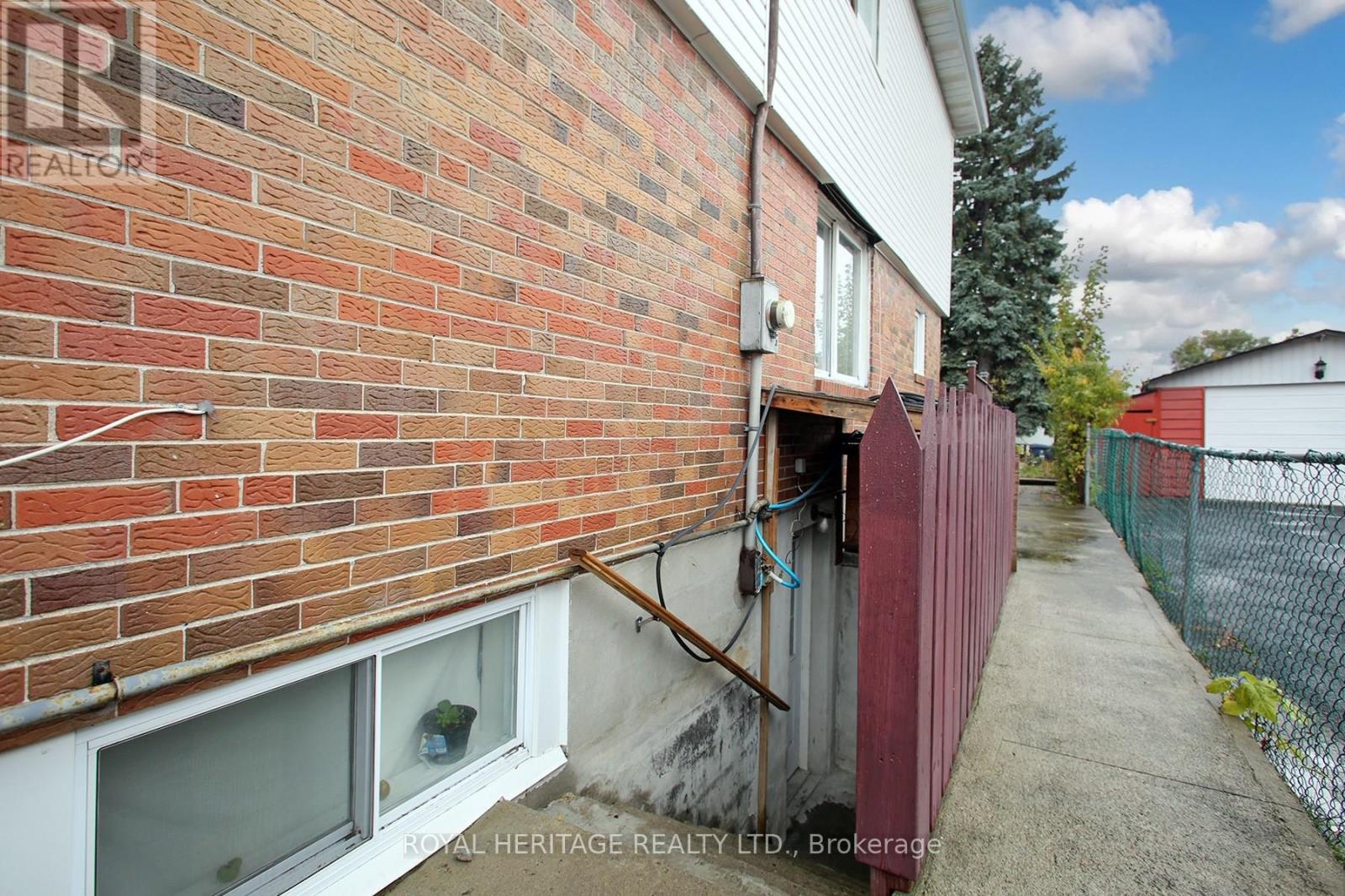 4 Brantwood Drive, Toronto, Ontario  M1H 2G6 - Photo 25 - E13813070