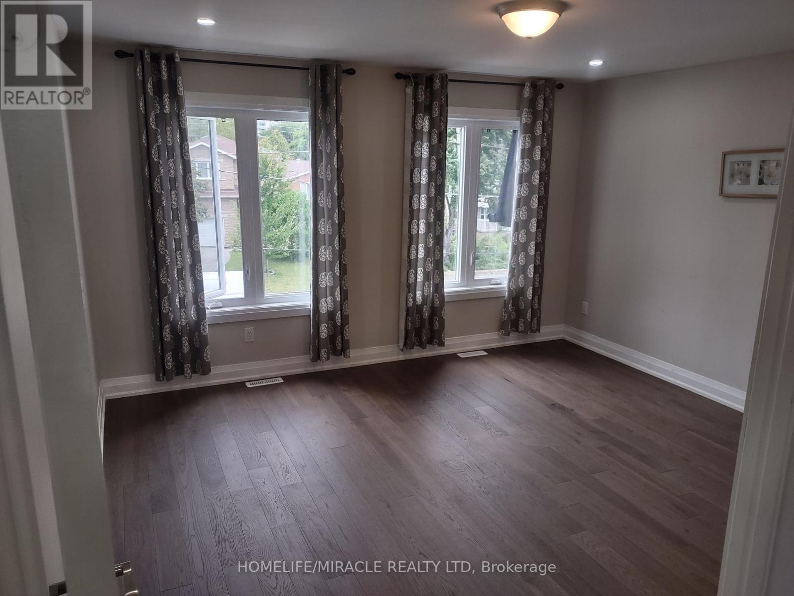 688b Midland Avenue, Toronto, Ontario  M1K 4C6 - Photo 10 - E13813234