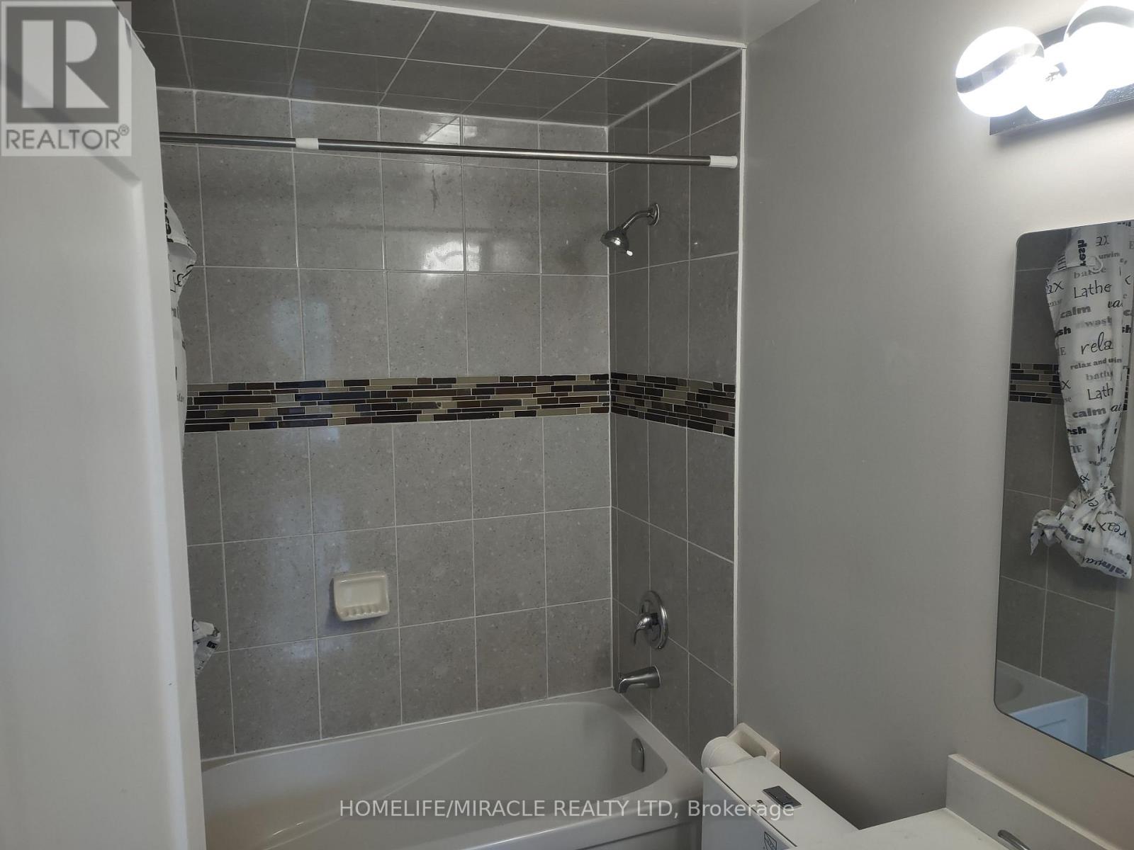 688b Midland Avenue, Toronto, Ontario  M1K 4C6 - Photo 11 - E13813234