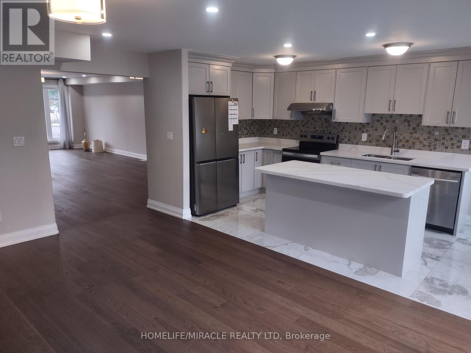 688b Midland Avenue, Toronto, Ontario  M1K 4C6 - Photo 7 - E13813234
