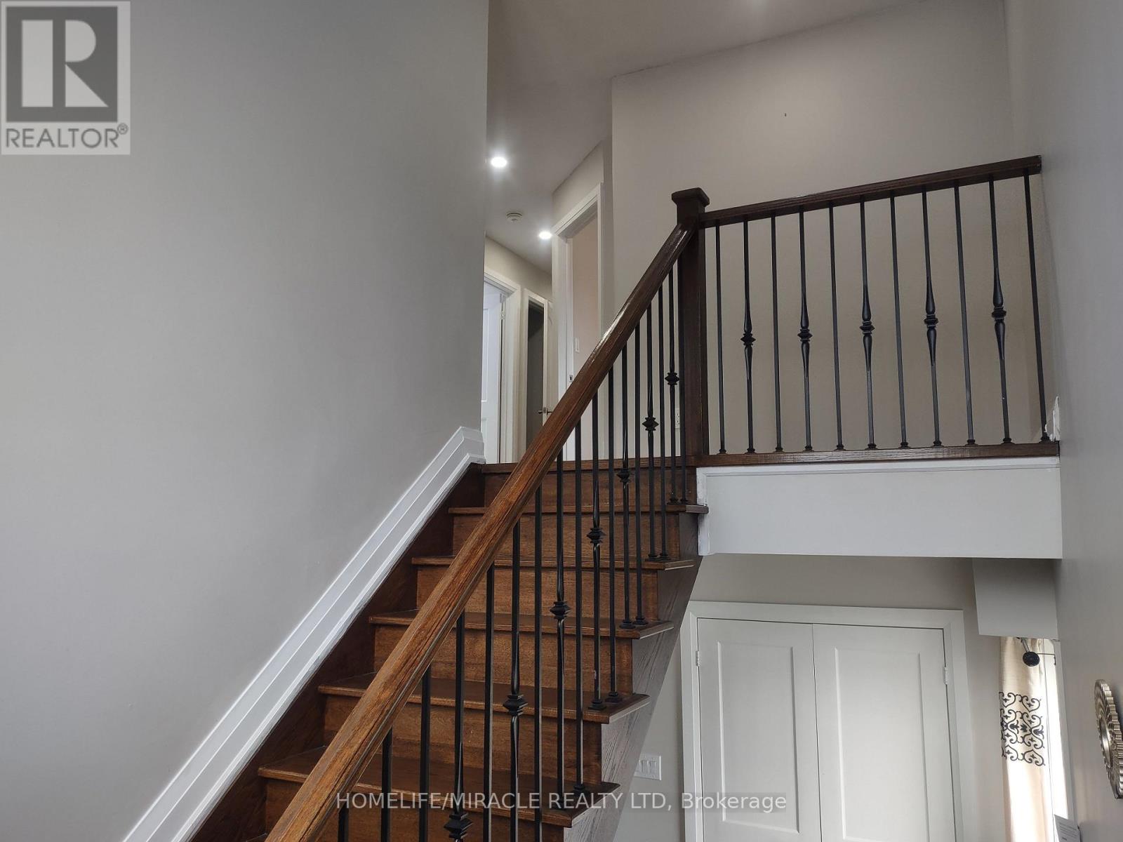 688b Midland Avenue, Toronto, Ontario  M1K 4C6 - Photo 9 - E13813234
