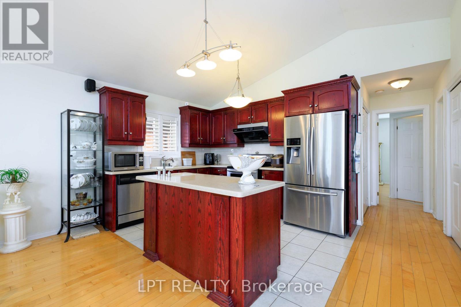 66 Canal Street, Georgina, Ontario  L4P 1K5 - Photo 14 - N13812954