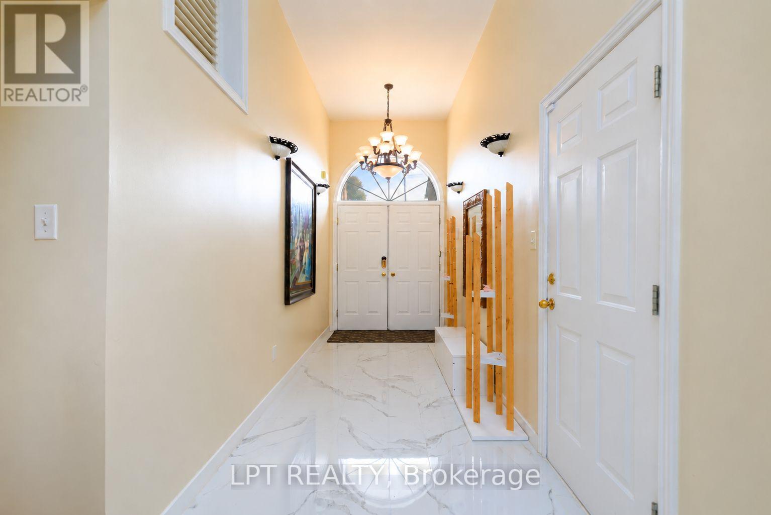 66 Canal Street, Georgina, Ontario  L4P 1K5 - Photo 7 - N13812954