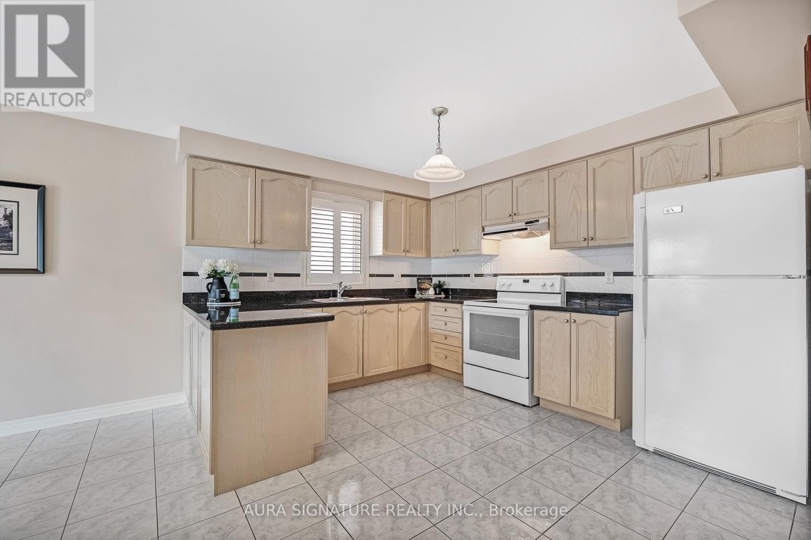 30 Graceview Court, Vaughan, Ontario  L4L 9C4 - Photo 11 - N13813010
