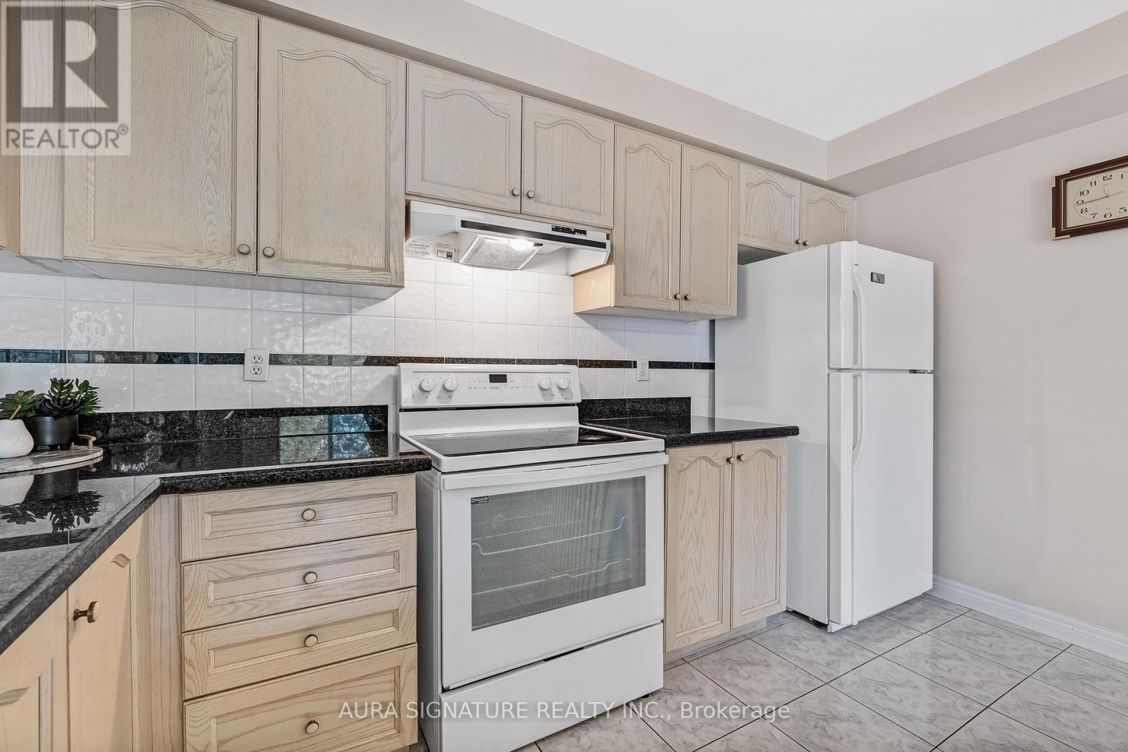 30 Graceview Court, Vaughan, Ontario  L4L 9C4 - Photo 12 - N13813010