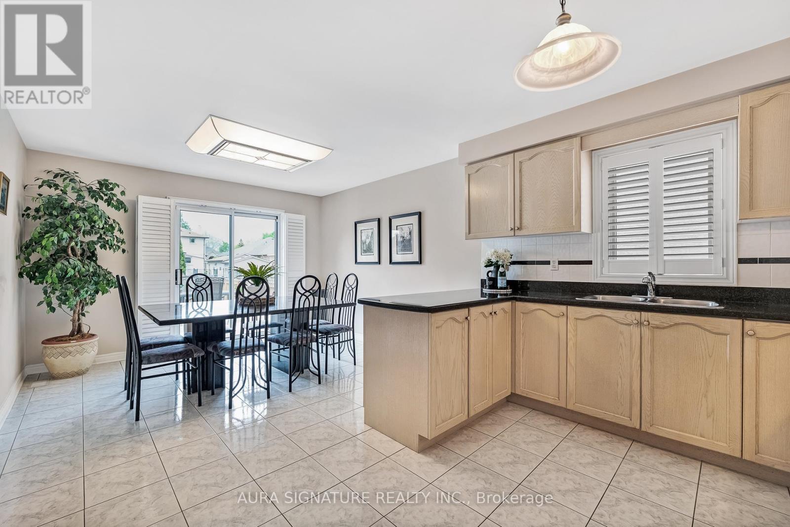 30 Graceview Court, Vaughan, Ontario  L4L 9C4 - Photo 13 - N13813010