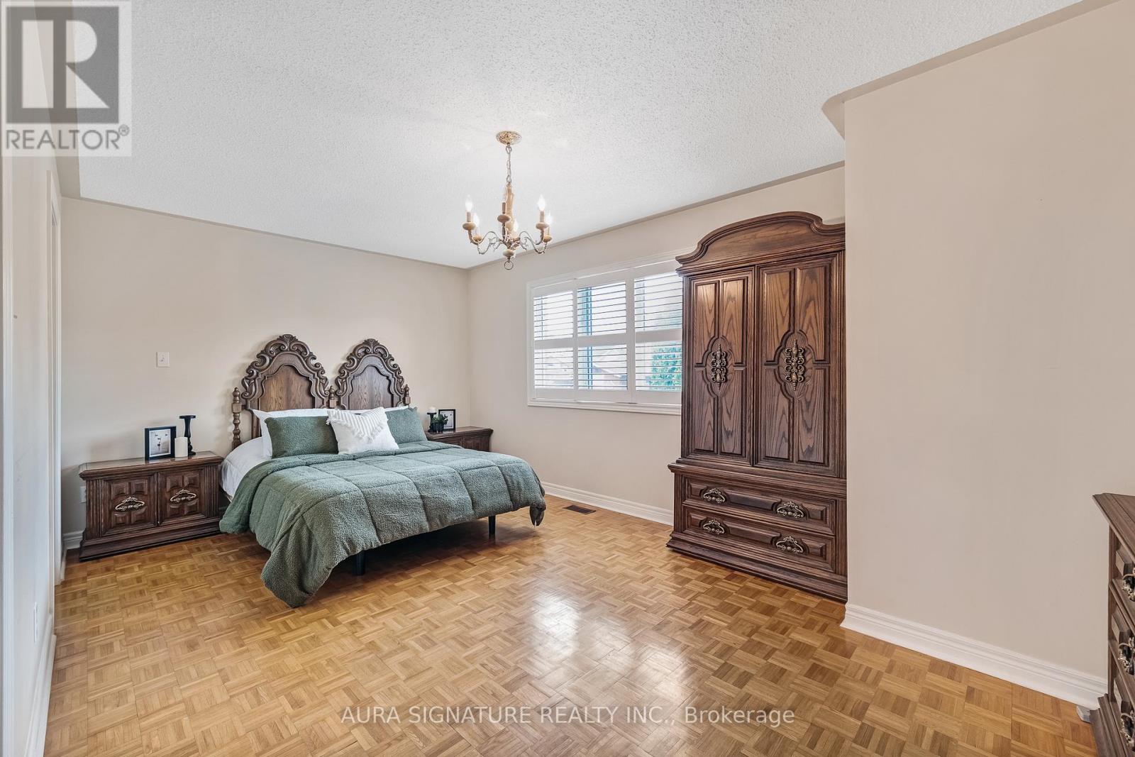 30 Graceview Court, Vaughan, Ontario  L4L 9C4 - Photo 17 - N13813010