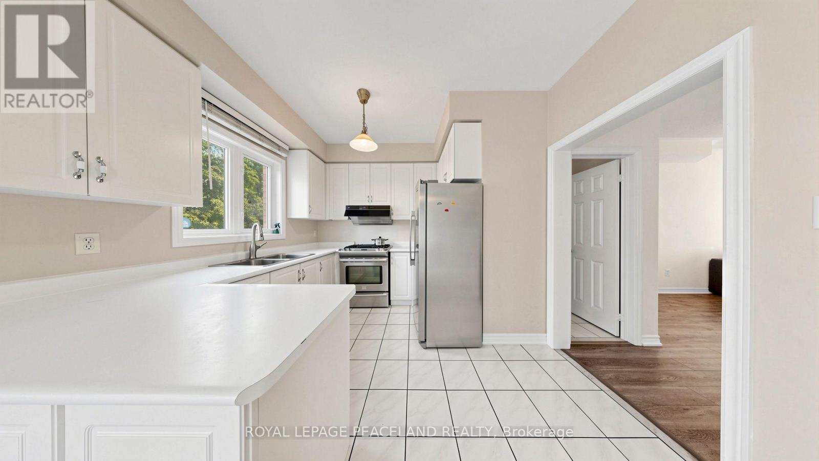 246 Farmstead Road, Richmond Hill, Ontario L4S 2J8 - Photo 4 - N13813026