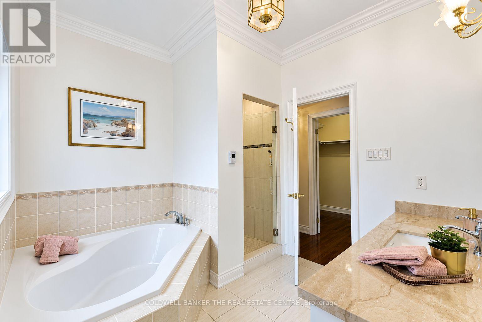 128 Carmela Avenue, Richmond Hill, Ontario  L4E 2V6 - Photo 10 - N13813178