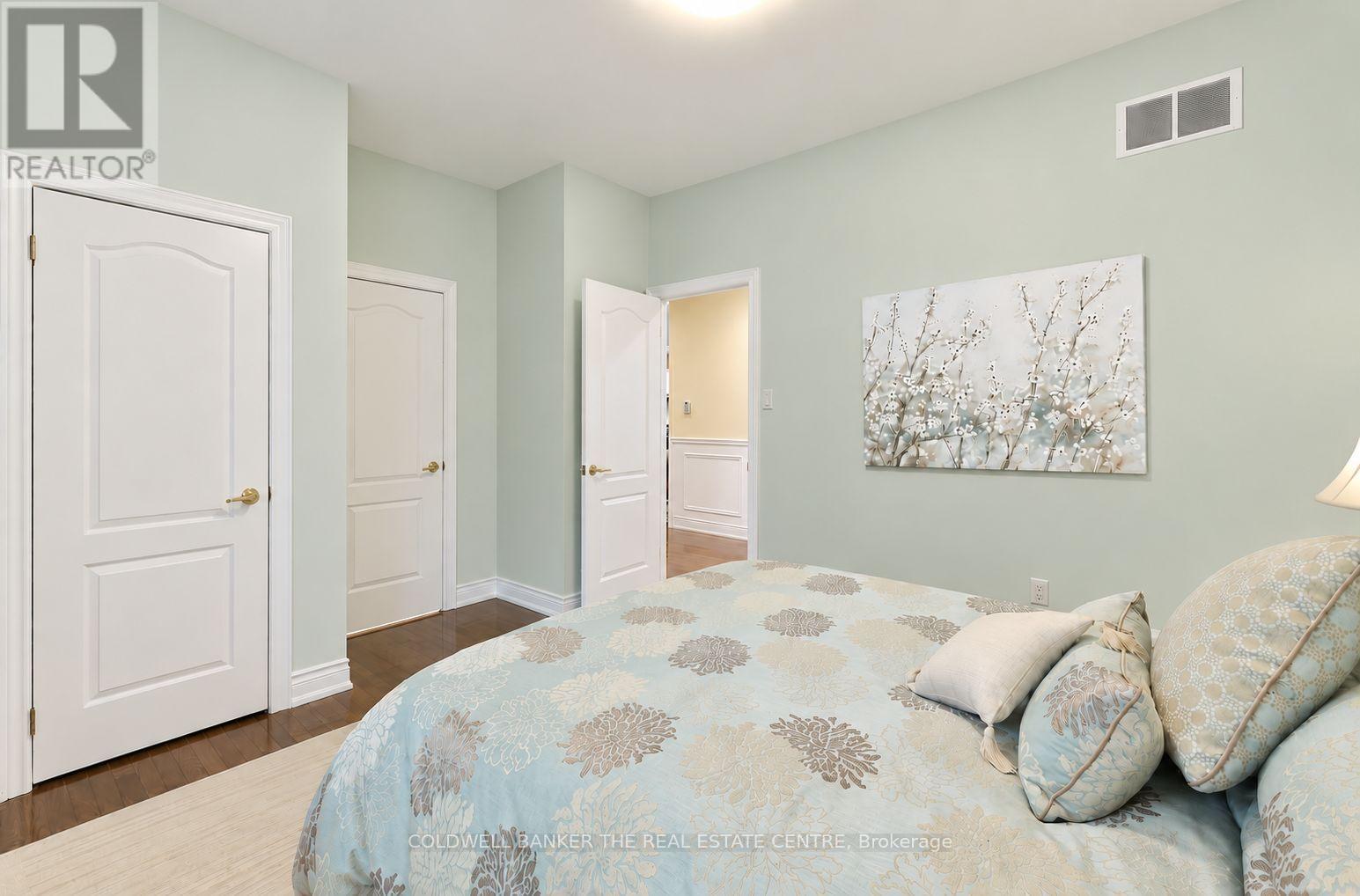 128 Carmela Avenue, Richmond Hill, Ontario  L4E 2V6 - Photo 11 - N13813178