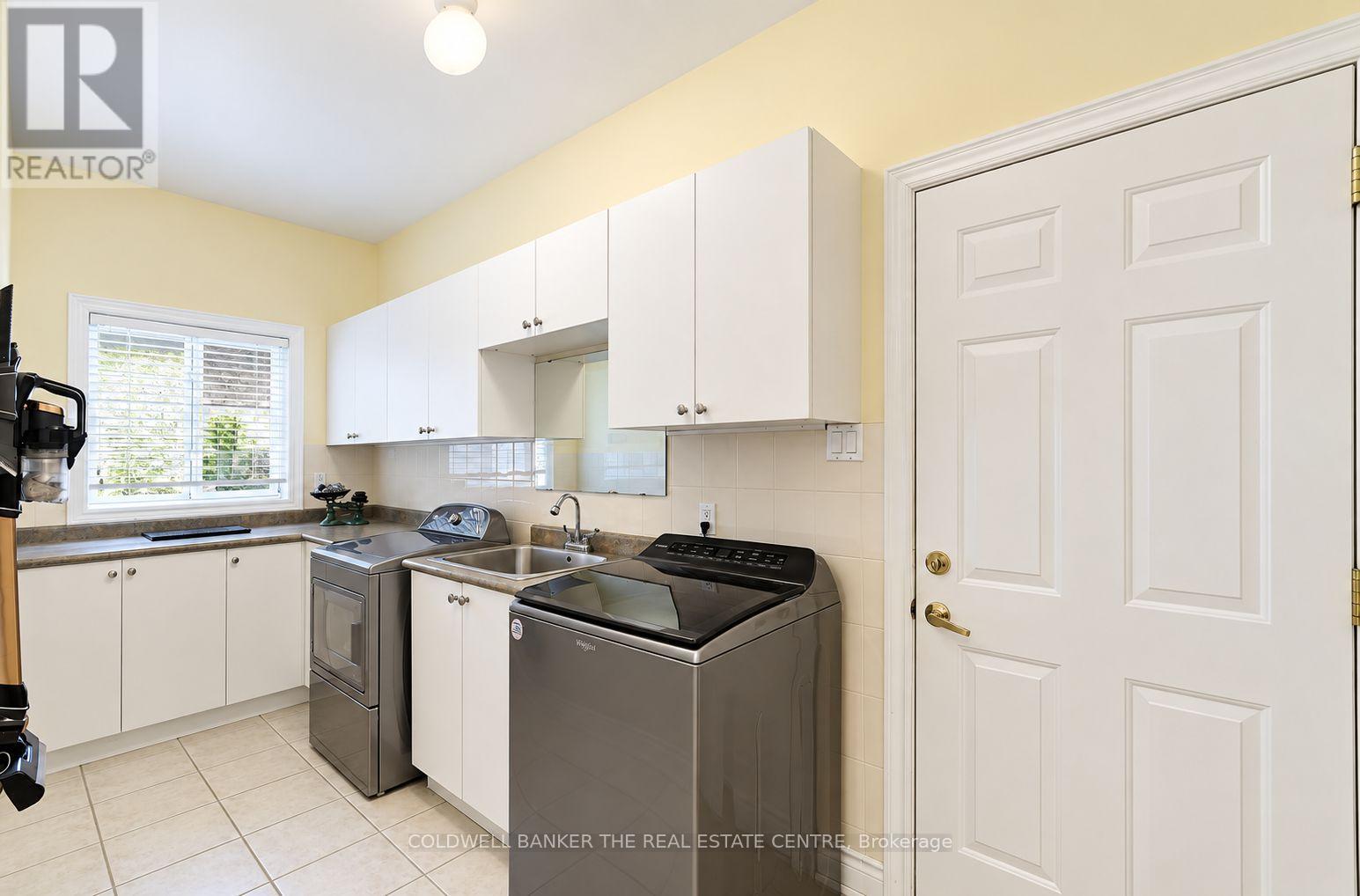 128 Carmela Avenue, Richmond Hill, Ontario  L4E 2V6 - Photo 16 - N13813178