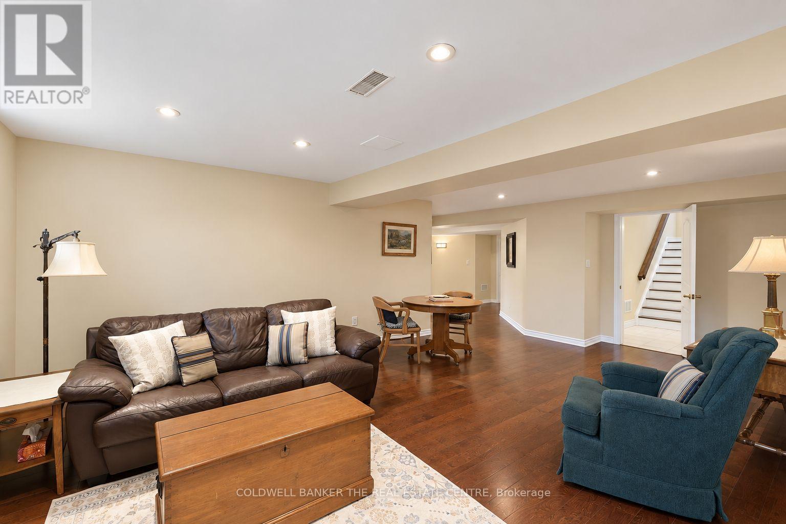 128 Carmela Avenue, Richmond Hill, Ontario  L4E 2V6 - Photo 17 - N13813178
