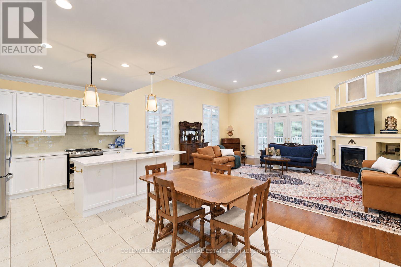 128 Carmela Avenue, Richmond Hill, Ontario  L4E 2V6 - Photo 3 - N13813178