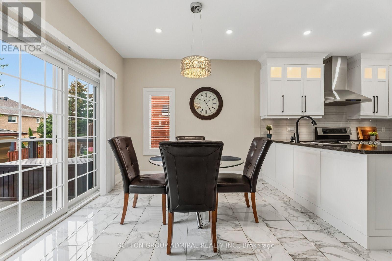 39 Bannerman Drive, Bradford West Gwillimbury, Ontario  L3Z 3J7 - Photo 11 - N13813218