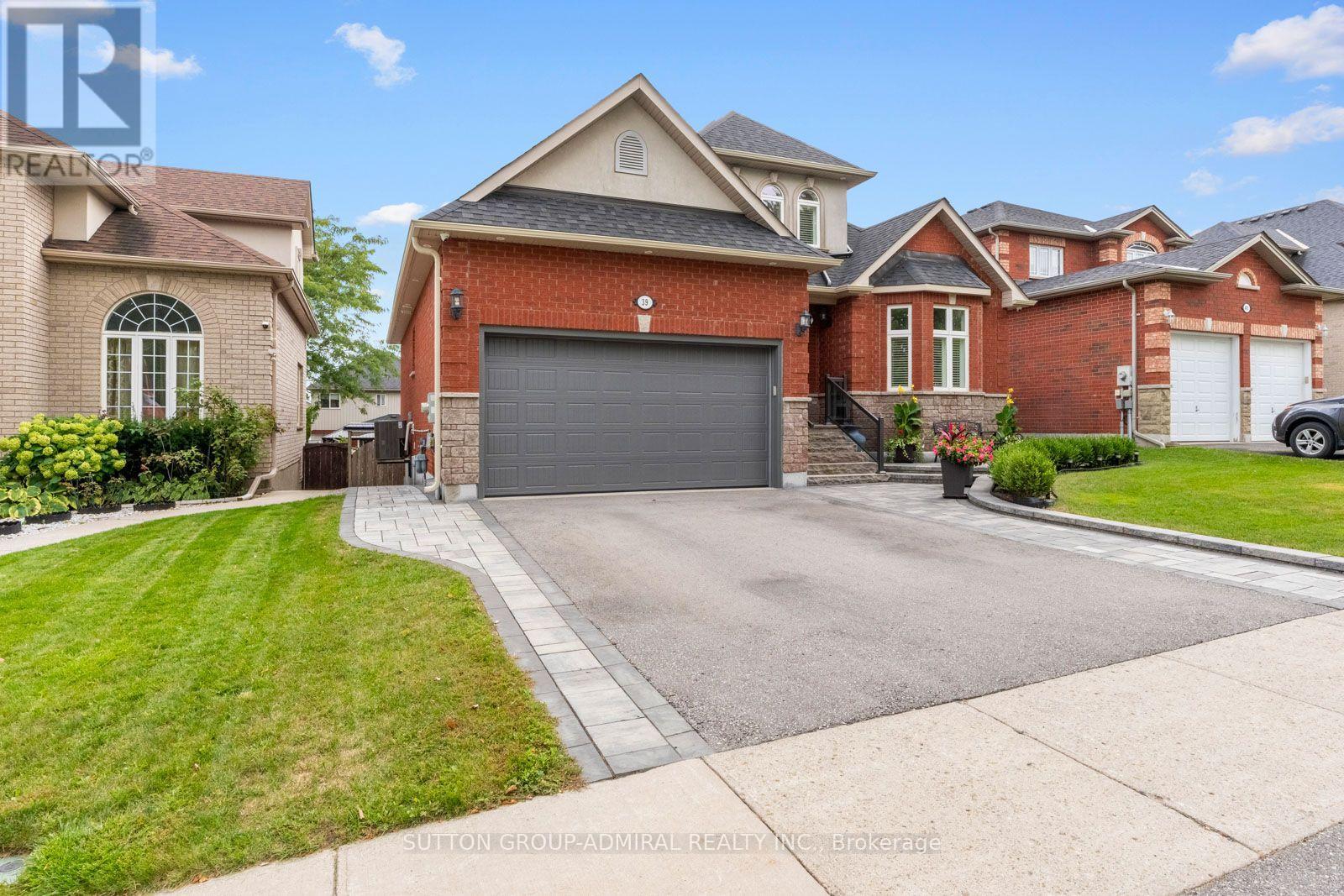 39 Bannerman Drive, Bradford West Gwillimbury, Ontario  L3Z 3J7 - Photo 2 - N13813218