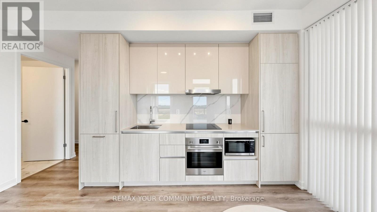 1702 - 225 Commerce Street, Vaughan, Ontario  L4K 0R1 - Photo 1 - N13813238