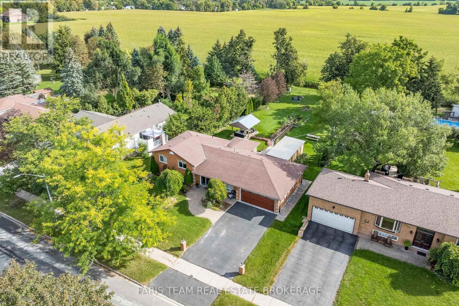 2032 Chantler Street, Innisfil, Ontario  L9S 1B5 - Photo 2 - N13813290