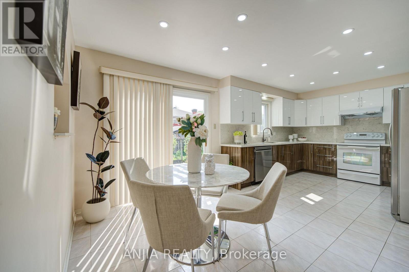 8 Brooklyn Crescent, Markham, Ontario  L3P 7C1 - Photo 11 - N13813324