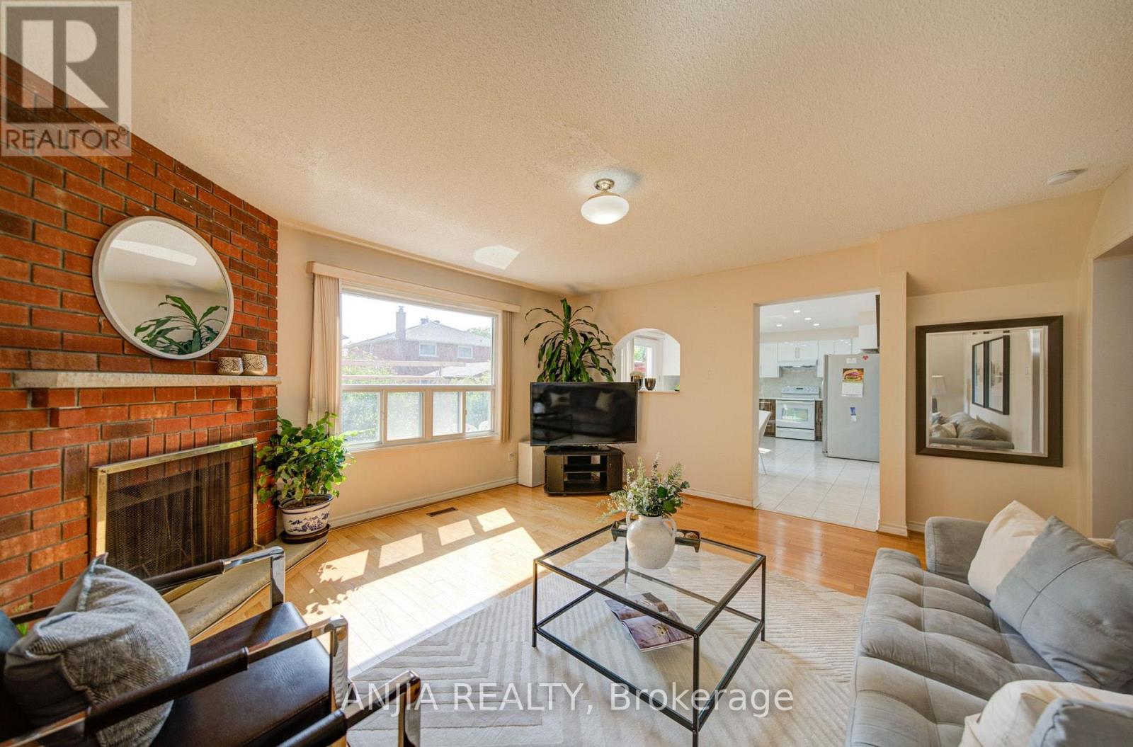 8 Brooklyn Crescent, Markham, Ontario  L3P 7C1 - Photo 9 - N13813324