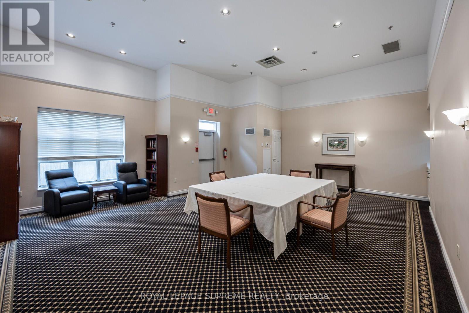 204 - 221 Robinson Street E, Oakville (Oo Old Oakville), Ontario  L6J 7N9 - Photo 21 - W13812960