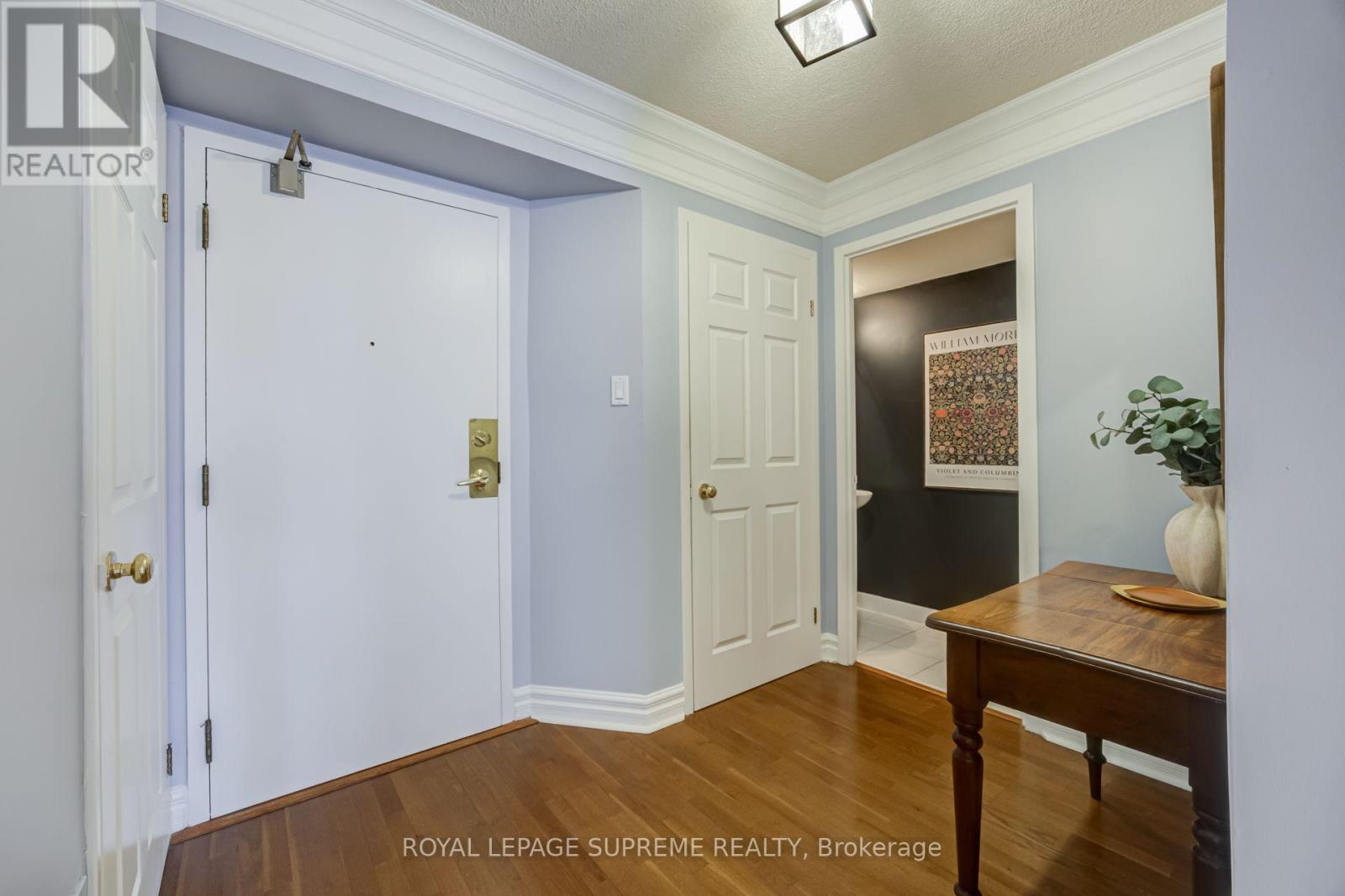 204 - 221 Robinson Street E, Oakville (Oo Old Oakville), Ontario  L6J 7N9 - Photo 6 - W13812960