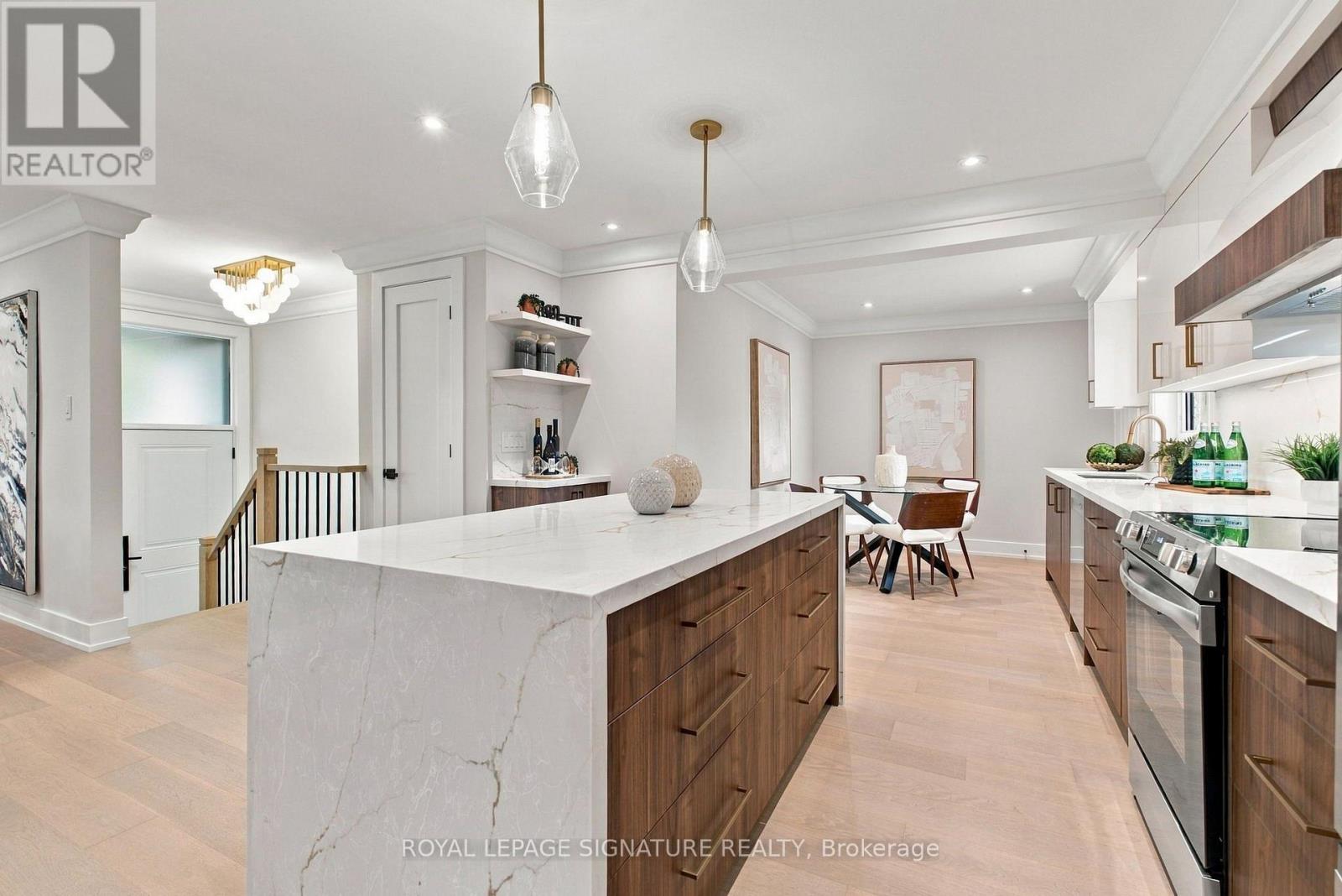 11 Brook Tree Crescent, Toronto, Ontario  M9P 1K8 - Photo 14 - W13812990