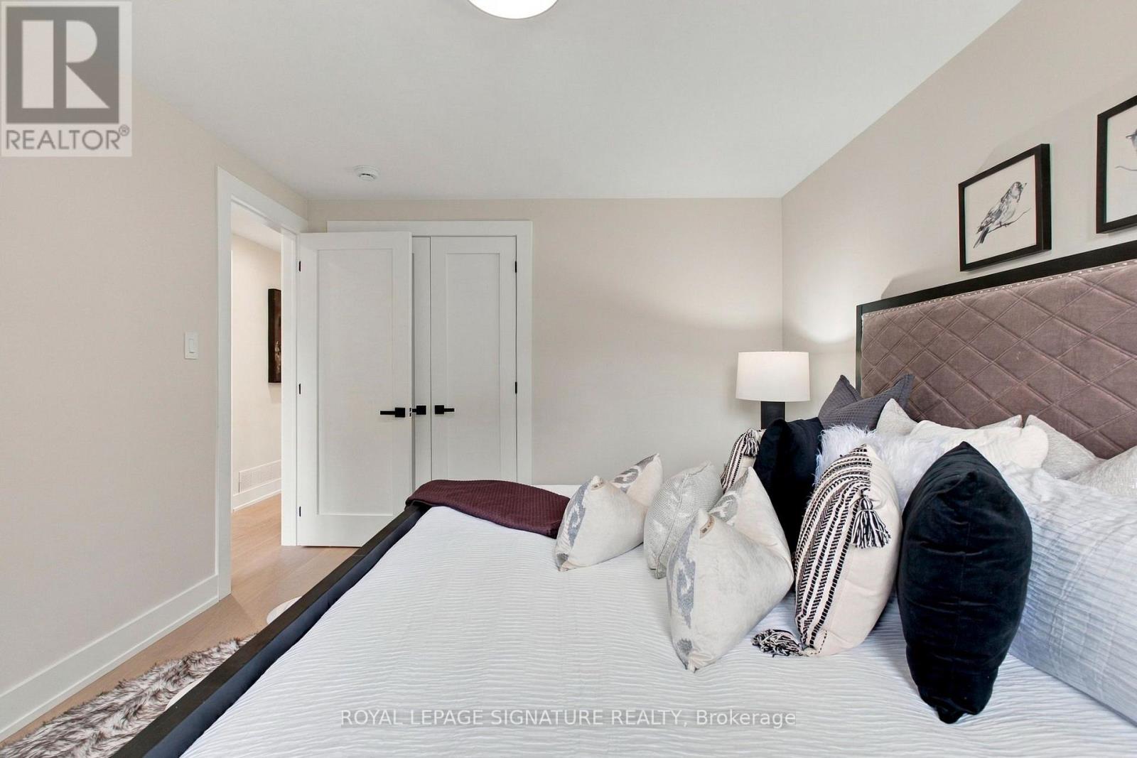 11 Brook Tree Crescent, Toronto, Ontario  M9P 1K8 - Photo 21 - W13812990