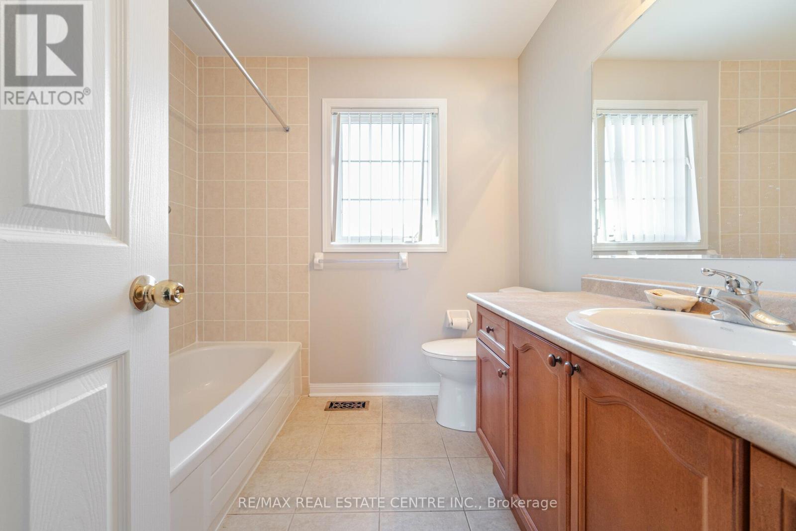 Upper - 15 Mendoza Drive, Brampton, Ontario  L7A 3M3 - Photo 27 - W13813042