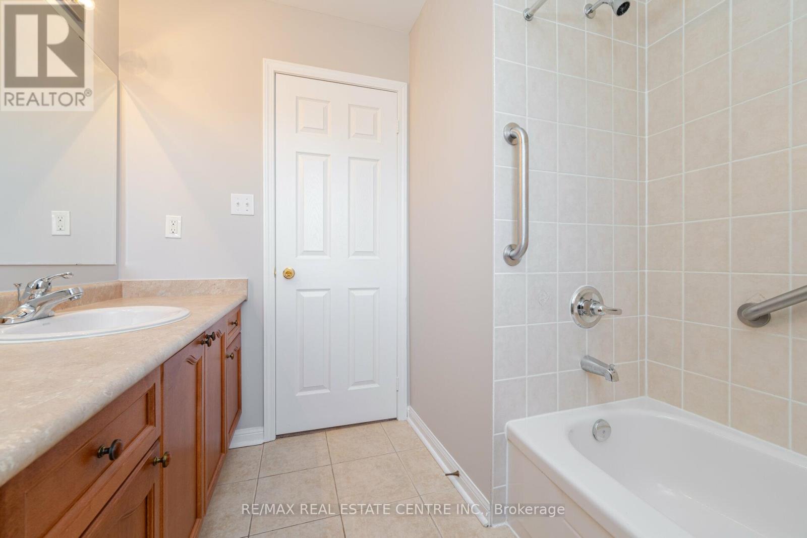 Upper - 15 Mendoza Drive, Brampton, Ontario  L7A 3M3 - Photo 28 - W13813042